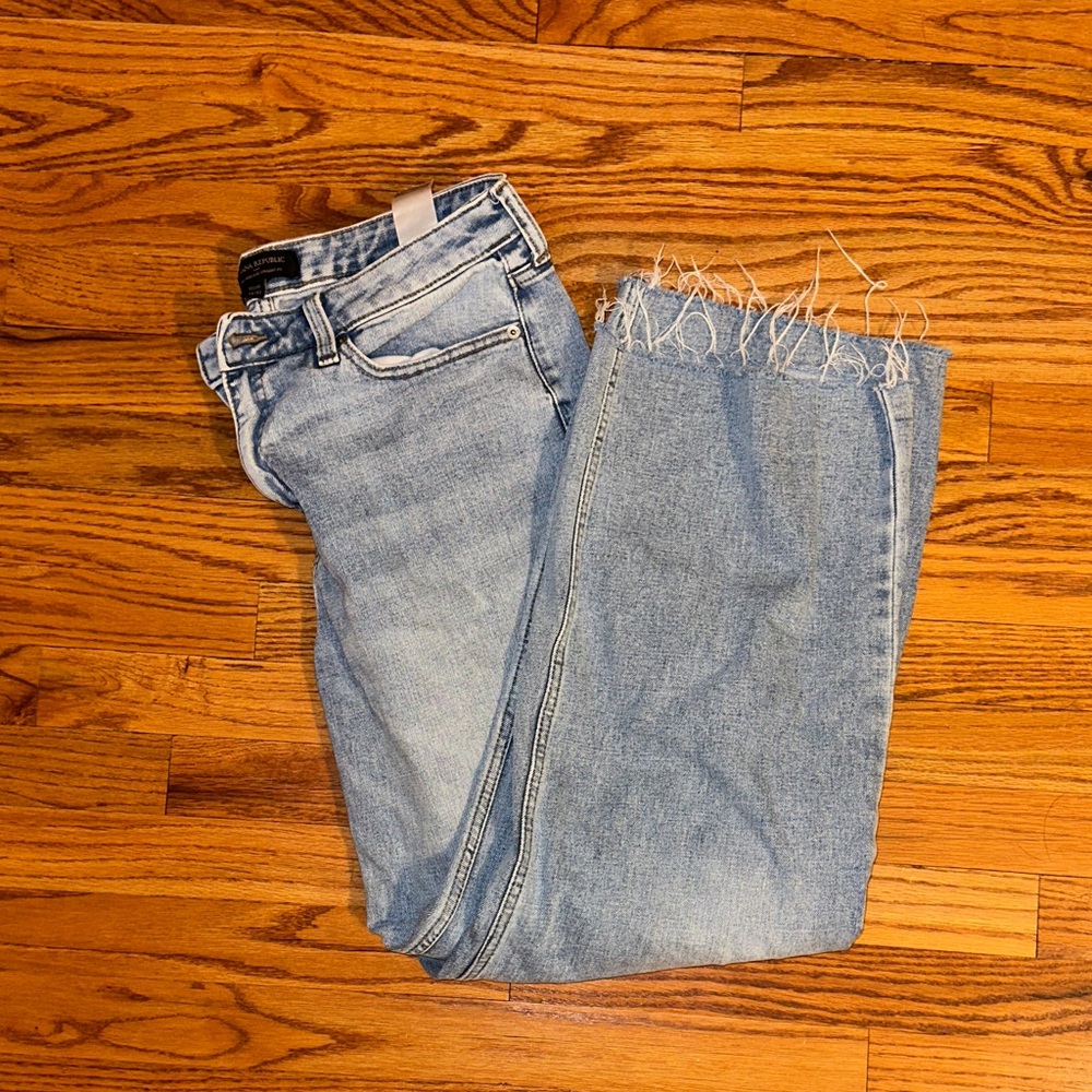 🐰 PRE-EASTER SALE 🐰 Banana Republic Frayed Hem Light Blue Jeans